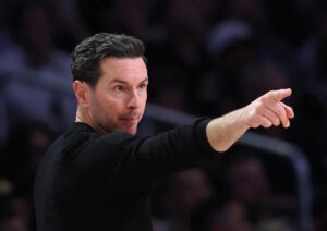 Lakers still ‘hunting for reinforcements’ at center