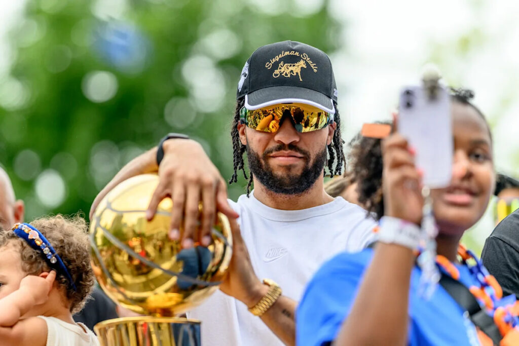 NBA schedule: Knicks and Spurs reignite Finals rivalry and LeBron James returns to play Lakers on Christmas Day NBA schedule: Knicks and Spurs reignite Finals rivalry and LeBron James returns to play Lakers on Christmas Day