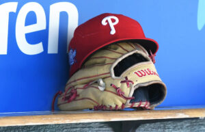 Phillies fan wins auction to call an inning on the radio, and absolutely crushes it Phillies fan wins auction to call an inning on the radio, and absolutely crushes it
