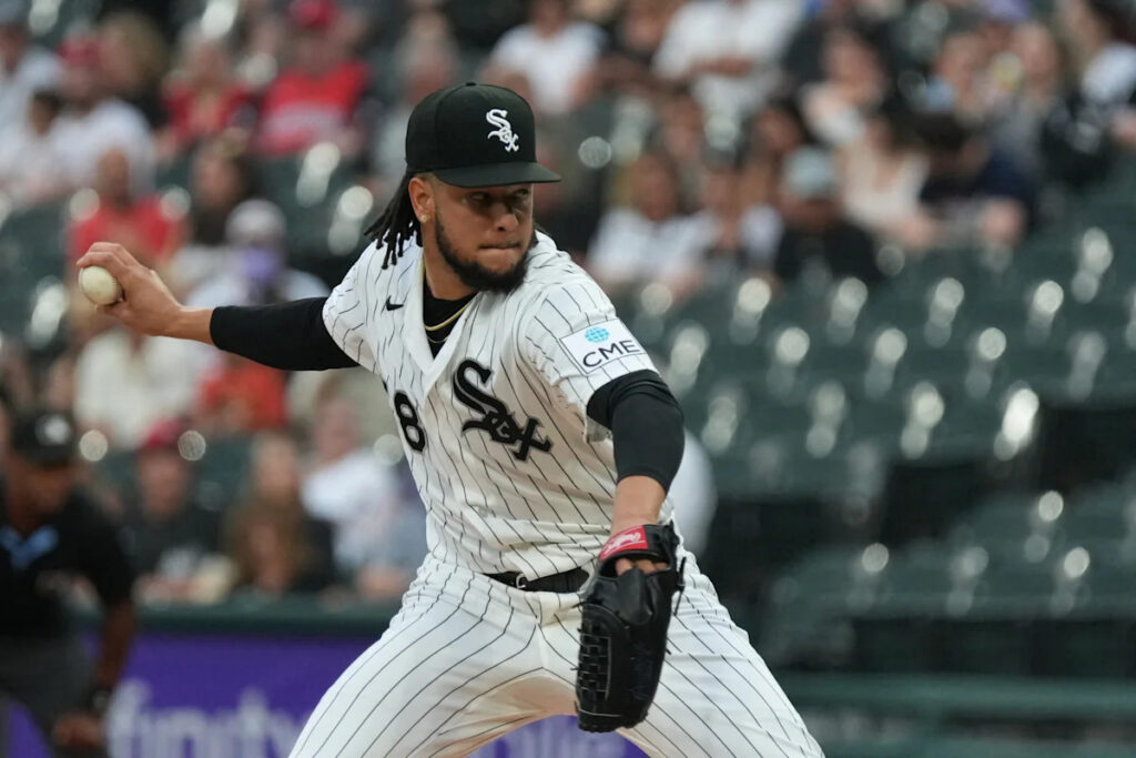 Luis Castillo finds former All-Star form, allows 1 hit and strikes out 10 in second game since joining White Sox Luis Castillo finds former All-Star form, allows 1 hit and strikes out 10 in second game since joining White Sox