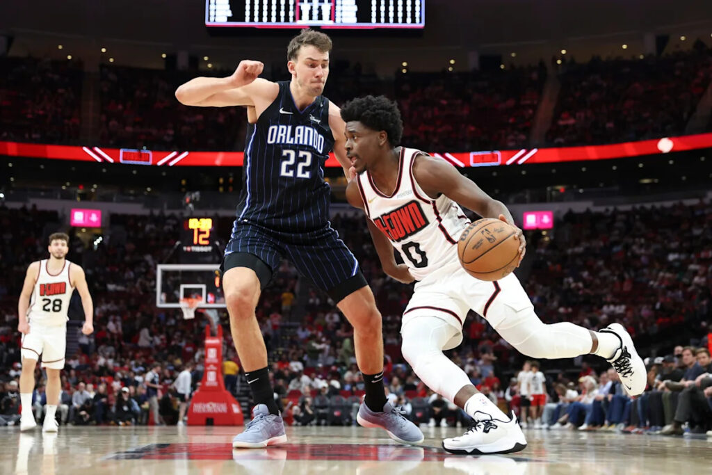 Aaron Holiday signs in Italy, will Rockets miss him?