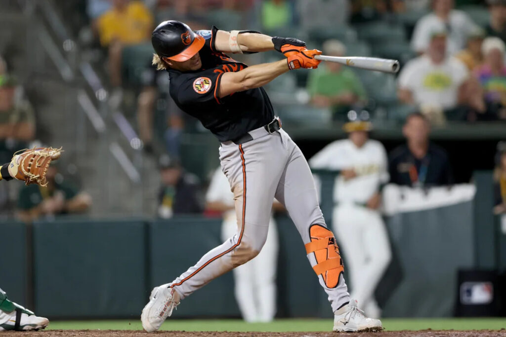 Mayo, CES lead Orioles to 10-inning win over Athletics, 4-3