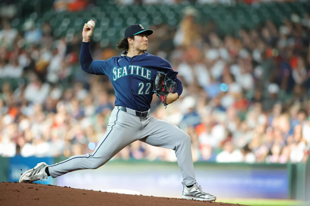 Mariners drive away the night with a series win in Houston against division leading Astros
