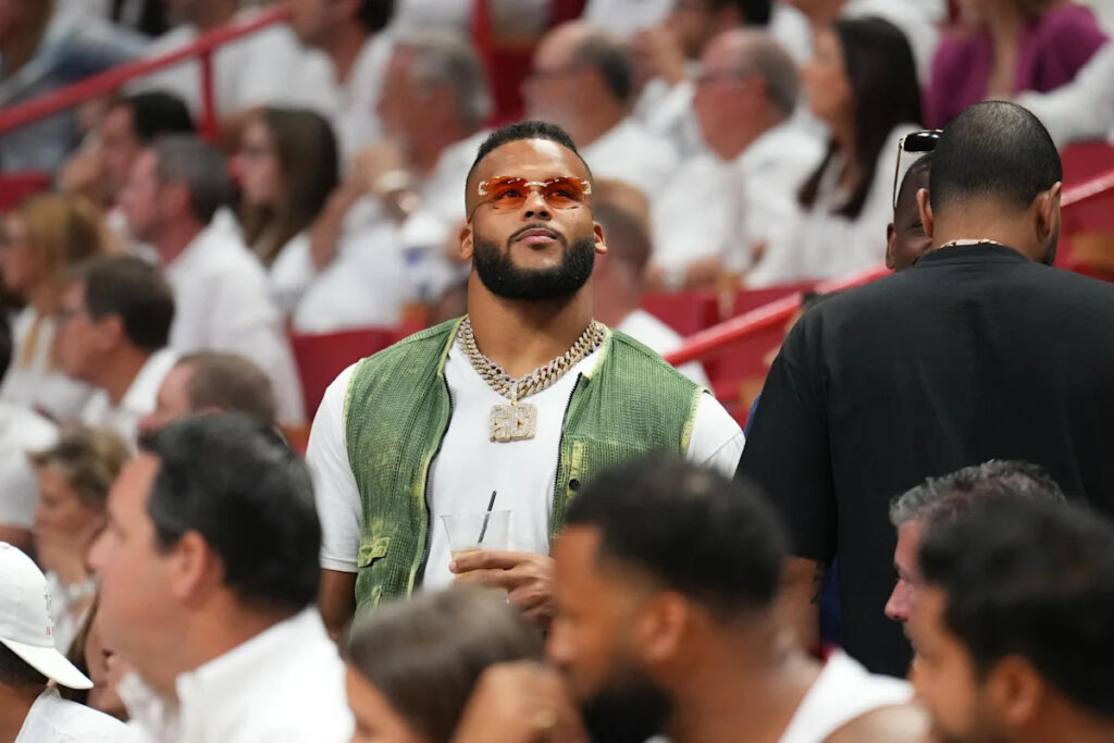 Aaron Donald’s return to Rams is like Michael Jordan and Bulls