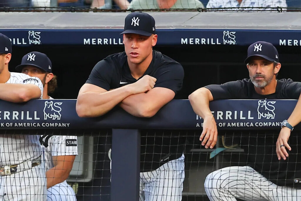 Yankees news: Aaron Judge throws a baseball