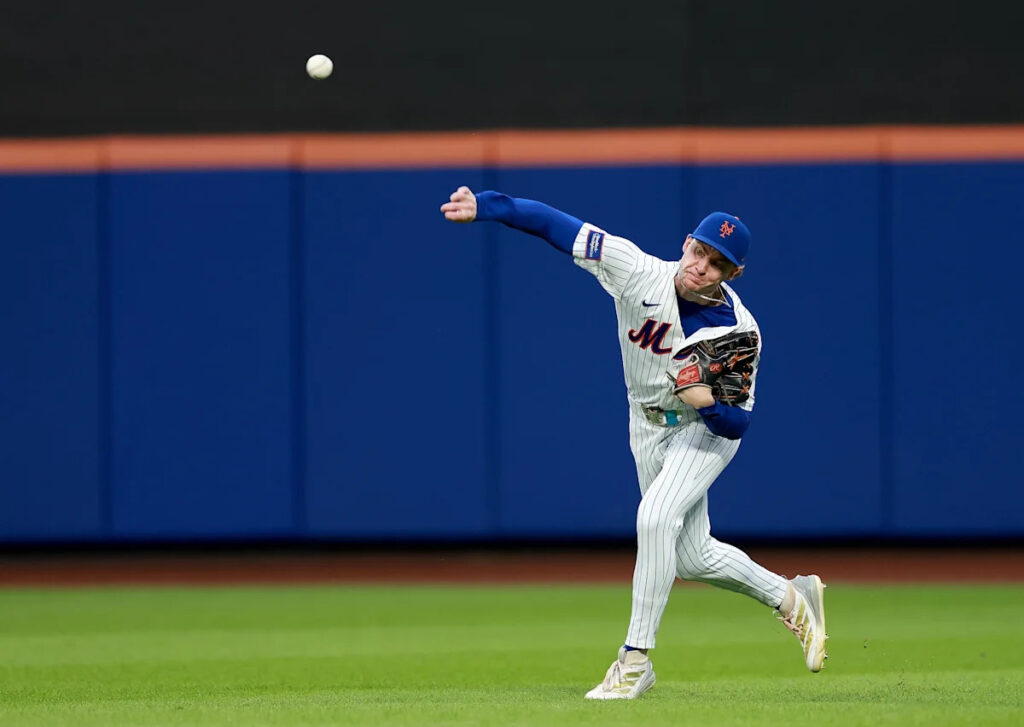 Stellar defense secures a Mets win against Padres Stellar defense secures a Mets win against Padres