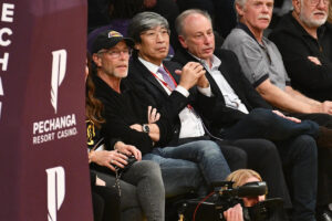 Lakers minority owner Patrick Soon-Shiong not selling ownership stake