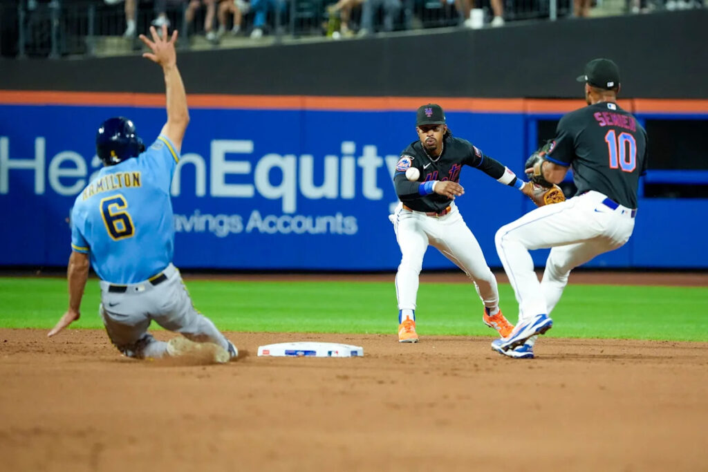 Brewers’ comeback falls short in bizarre 3-2 loss to Mets