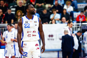 Dustin Hogue signs with Crifo Wines Ruvo di Puglia