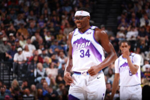 What should Rockets fans expect from Oscar Tshiebwe? What should Rockets fans expect from Oscar Tshiebwe?
