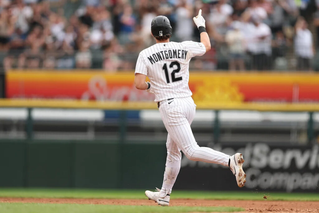 Bullpen shines on rainy day, as White Sox take key series from Guardians Bullpen shines on rainy day, as White Sox take key series from Guardians
