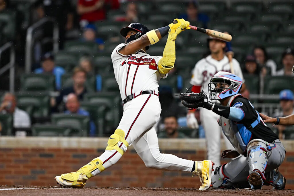 Braves blow Marlins out of the water for eighth straight win, 11-3