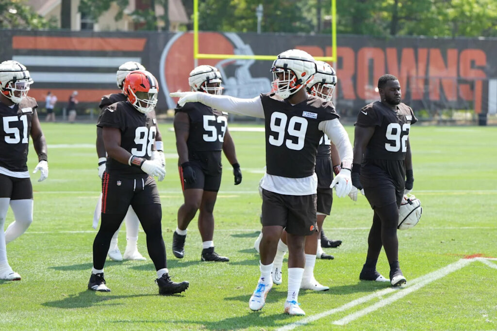 Za’Darius Smith free agency update: Could spurn Browns for former coach
