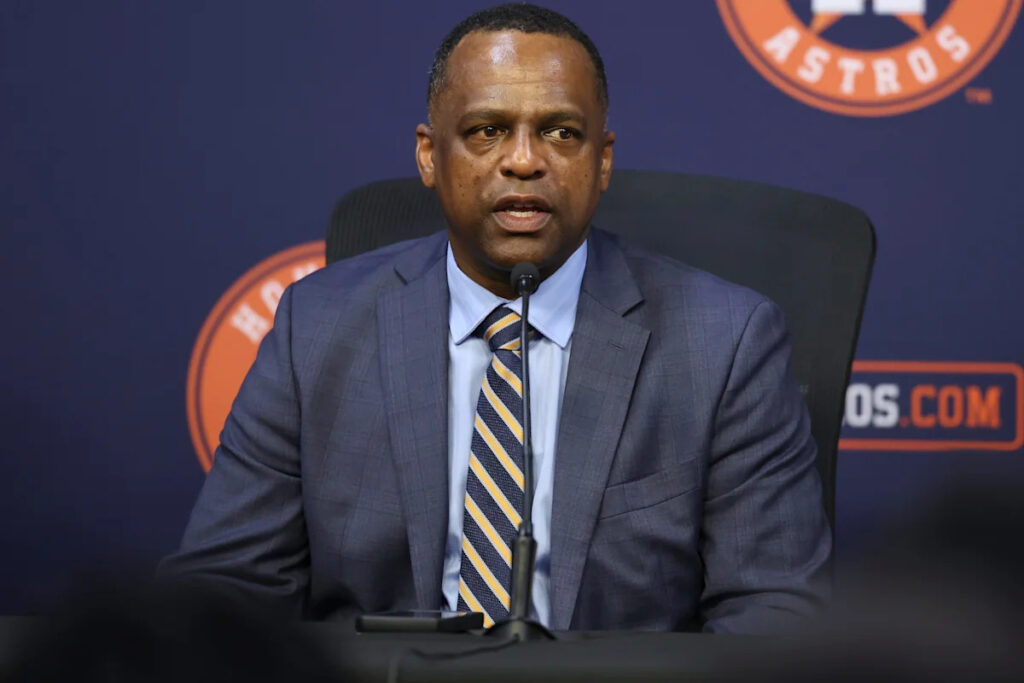 Astros shake up leadership, part ways with GM Dana Brown