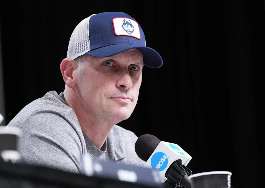 Dan Hurley swats away roster moves amid ‘total chaos’ of re-opened transfer portal