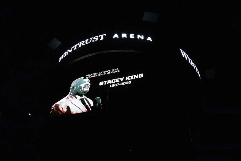 Stacey King’s cause of death revealed as tributes to Bulls icon continue
