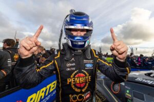 Payne builds championship lead with near-perfect day Payne builds championship lead with near-perfect day