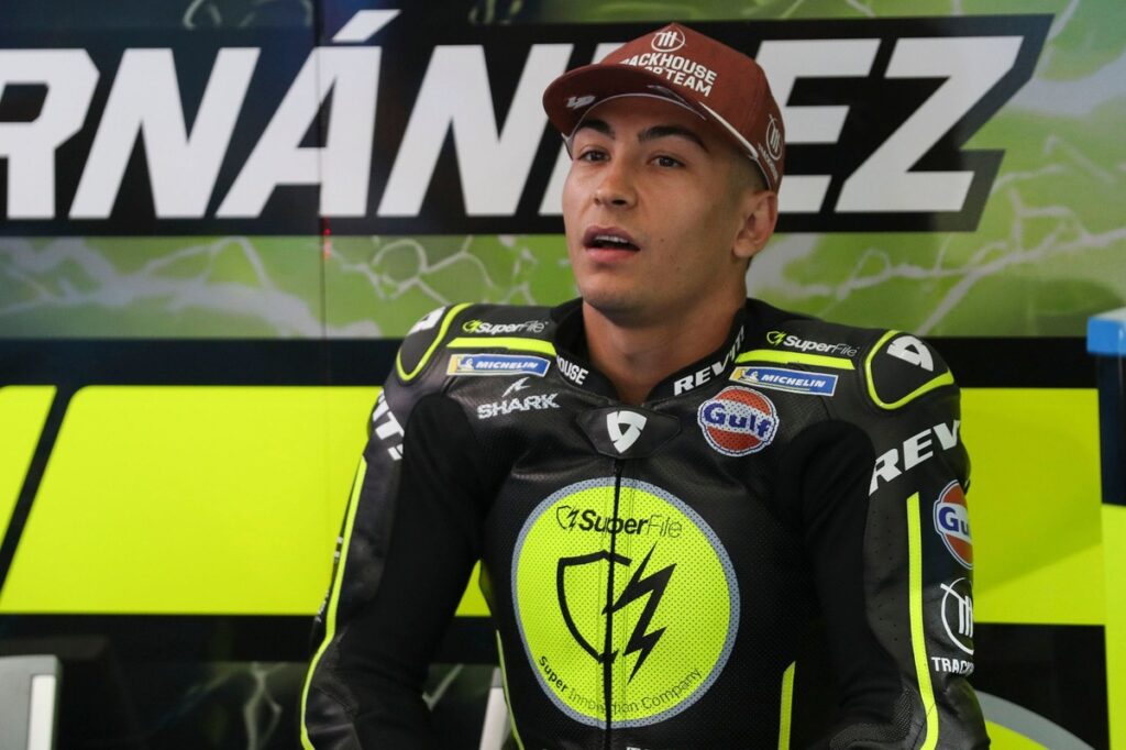 Fernandez to stay at Trackhouse in MotoGP with two-year deal Fernandez to stay at Trackhouse in MotoGP with two-year deal