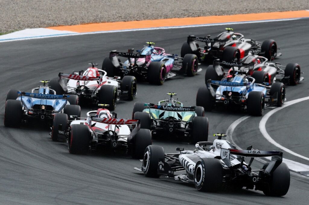 F1 Dutch GP red-flagged after Verstappen crash