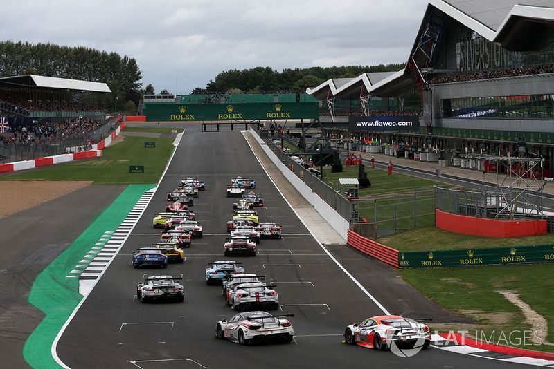 The start of the 6 hours of Silverstone 