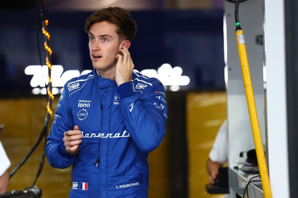Pourchaire to make full-time return to single-seater racing in Formula E Pourchaire to make full-time return to single-seater racing in Formula E