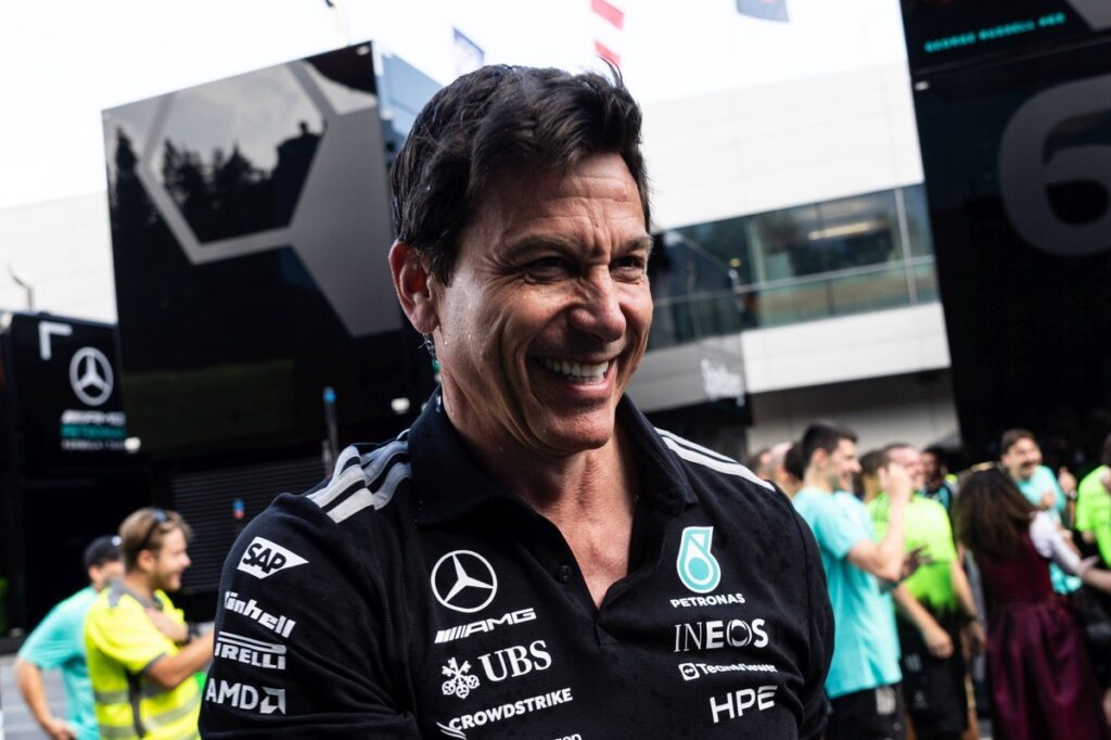 Wolff jokes that Mercedes already has Verstappen for the “real hero races” Wolff jokes that Mercedes already has Verstappen for the “real hero races”