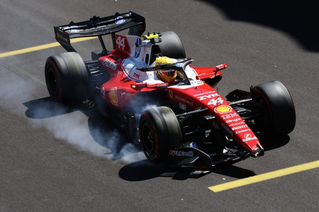 Antonelli tops FP3 after Hamilton and Bearman cause red flags Antonelli tops FP3 after Hamilton and Bearman cause red flags