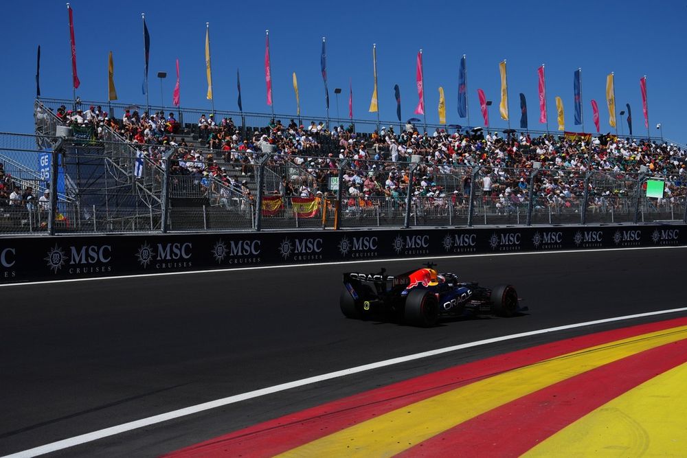 Verstappen wanted to take the banked corner flat out, but says that energy management prevents him from doing so