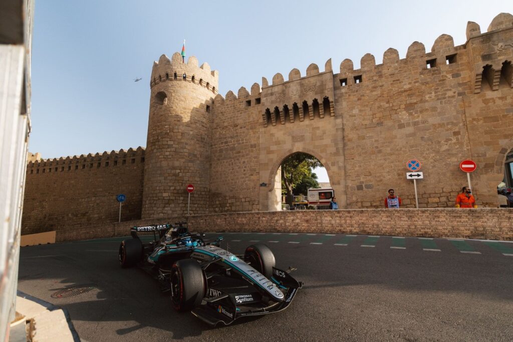 Russell dominates to pole after Antonelli crashes out in qualifying Russell dominates to pole after Antonelli crashes out in qualifying