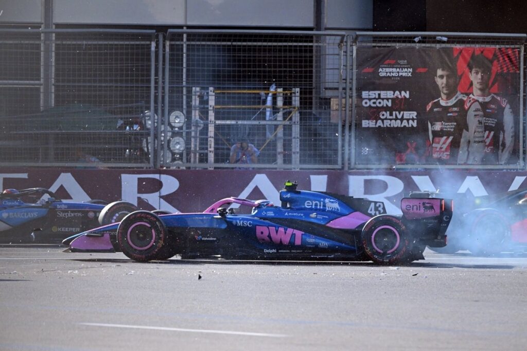 Colapinto handed Sepang penalty for causing Baku F1 pile-up
