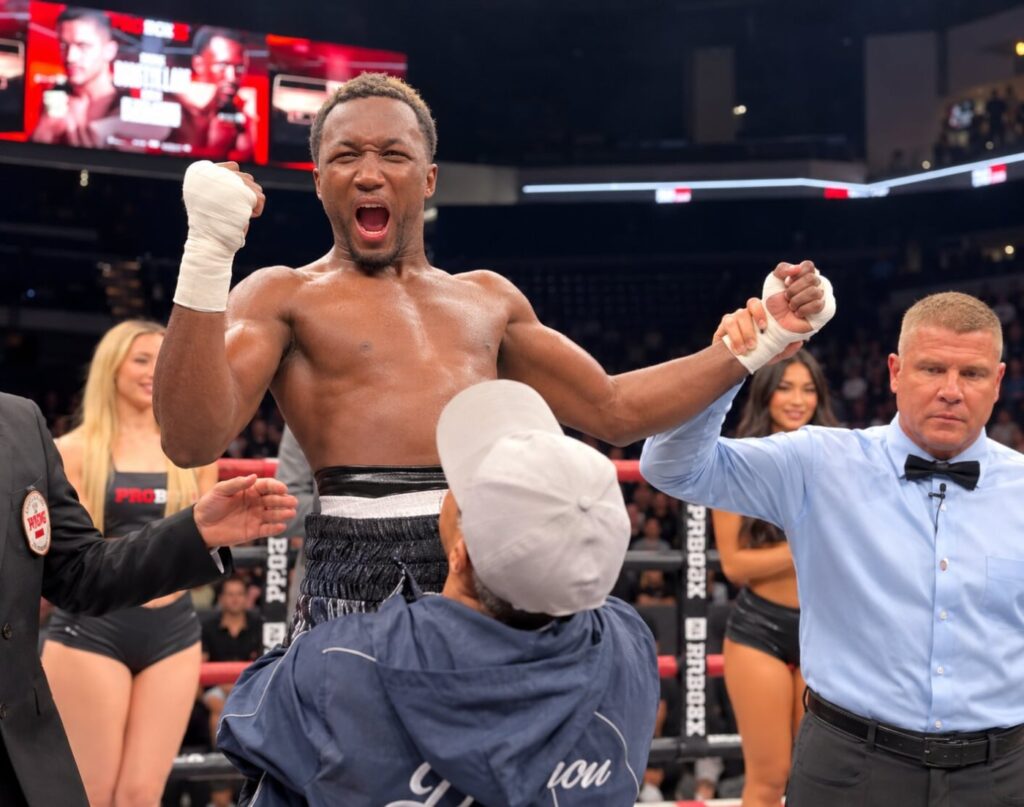 Abass Baraou Defeats Giovani Santillan By Majority Decision