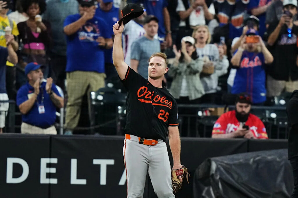 Pete Alonso receives standing ovation, pregame chant from Mets fans in return to Citi Field Pete Alonso receives standing ovation, pregame chant from Mets fans in return to Citi Field