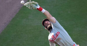 Bryce Harper lets Braves take lead with fielding blunder, makes up for it with game-tying HR next inning