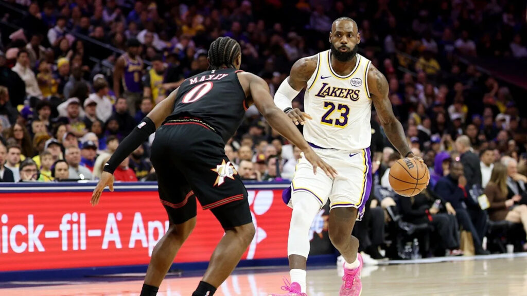 Sixers pre-camp questions: Who will Sixers run their late-game offense through? Sixers pre-camp questions: Who will Sixers run their late-game offense through?