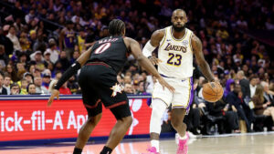 Sixers pre-camp questions: Who will Sixers run their late-game offense through? Sixers pre-camp questions: Who will Sixers run their late-game offense through?