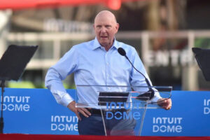 Steve Ballmer apologizes to fans, says Clippers will comply with NBA sanctions