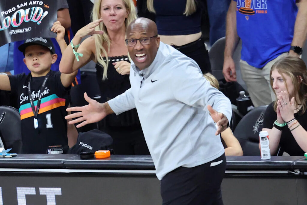 Knicks have Mike Brown’s new replay ‘challenge guy’ after Jordan Brink left for Bulls Knicks have Mike Brown’s new replay ‘challenge guy’ after Jordan Brink left for Bulls