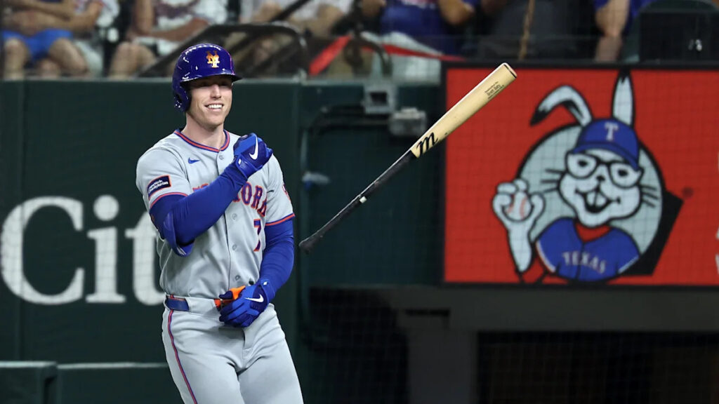 Mets play spoiler with three long balls in victory over Rangers