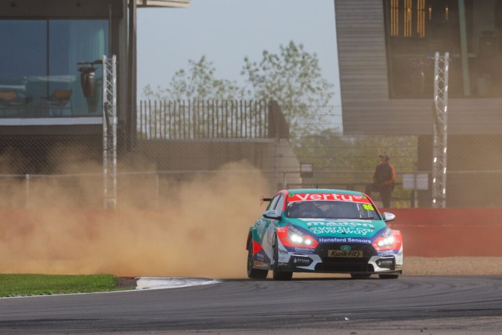 Ingram victorious in wet finale Ingram victorious in wet finale