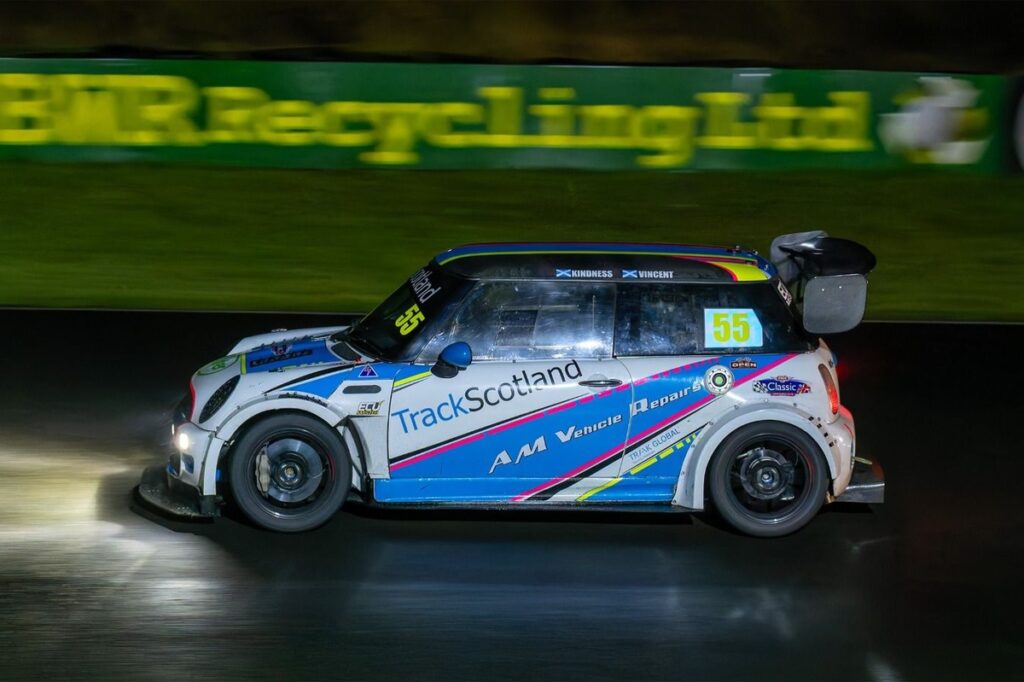 Local pair prevail as Knockhill hosts its first-ever night races Local pair prevail as Knockhill hosts its first-ever night races