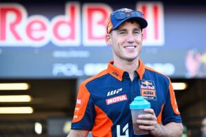 Vinales still injured as Espargaro replaces him for MotoGP Austrian GP Vinales still injured as Espargaro replaces him for MotoGP Austrian GP