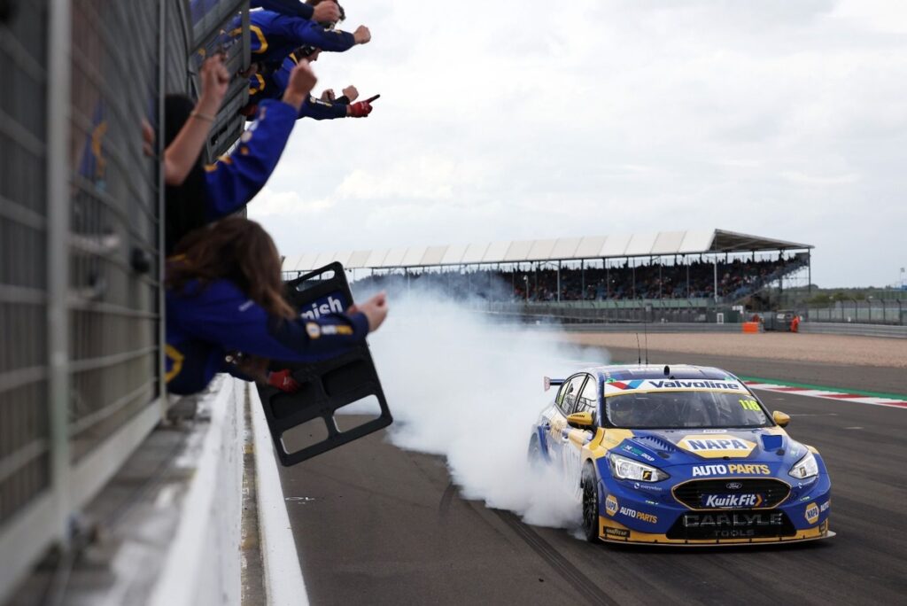 Record-breaker Sutton wins fifth title in style Record-breaker Sutton wins fifth title in style